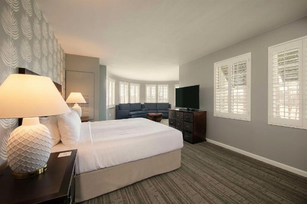 Jamaica Bay Inn Marina Del Rey Tapestry Collection by Hilton image 11